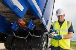 Monteur controleert Walking Floor