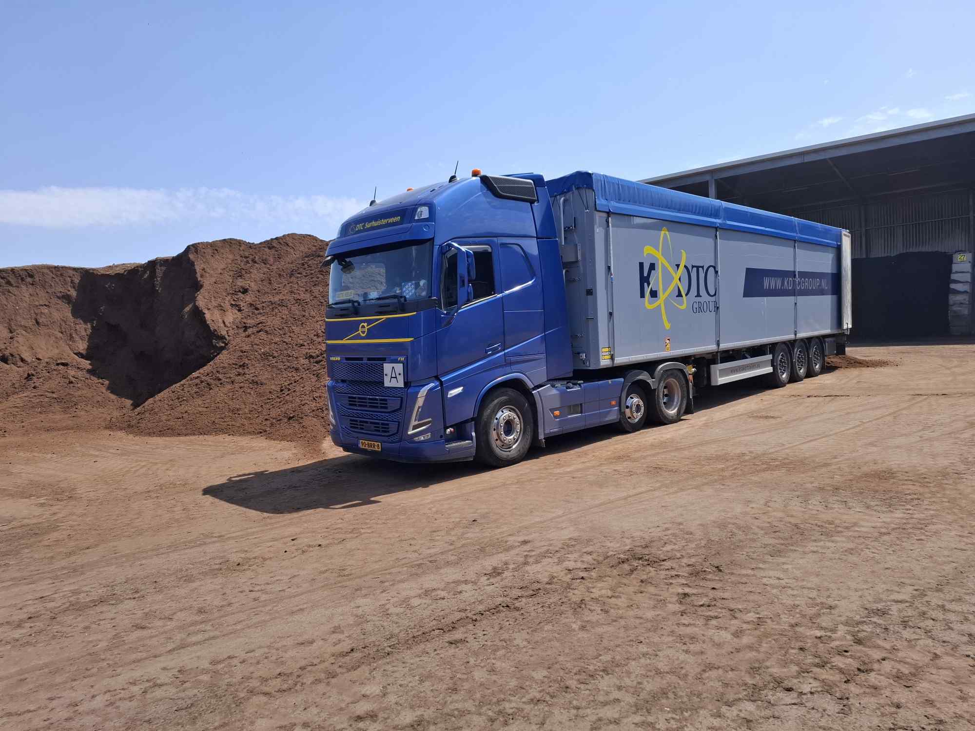 Walking floor transport met zandstromen
